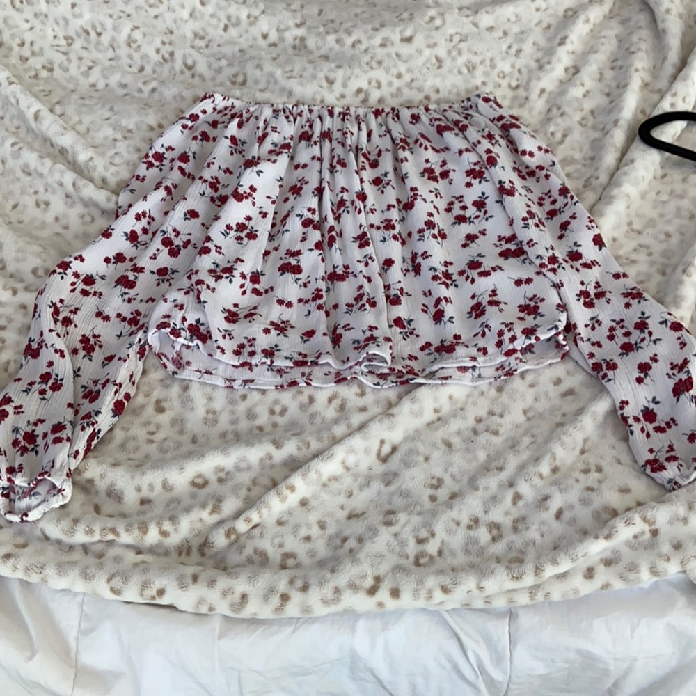 Hollister rose off the shoulder top, size xs, worn
